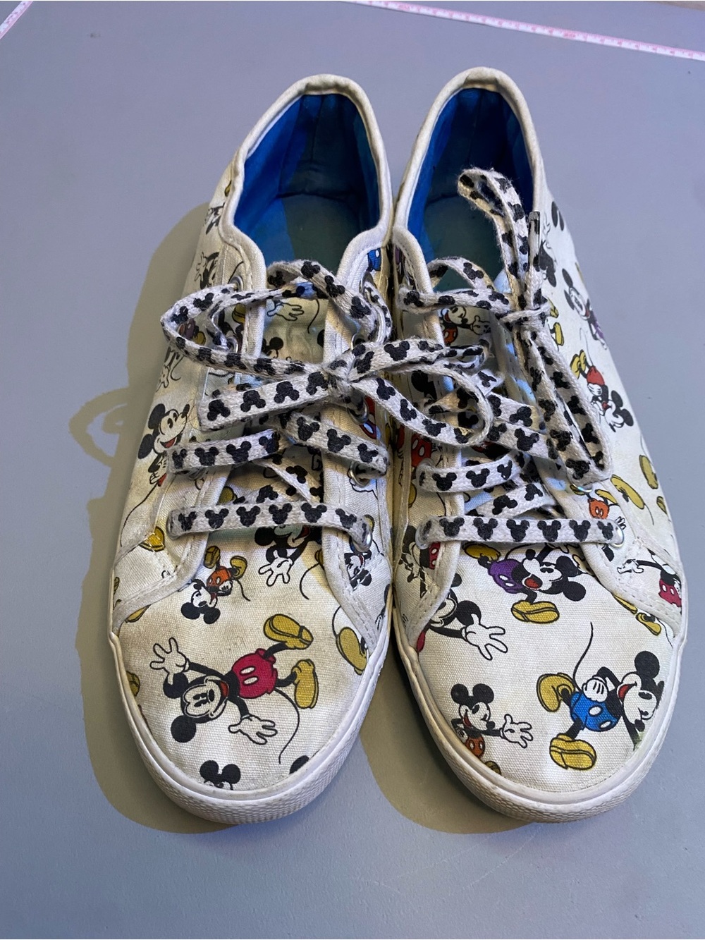 Disney Mickey Mouse Shoes Low Top Sneakers Women’s Size 10 White Classic Cartoon